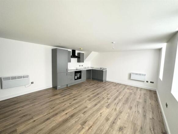 Kitchen / Lounge