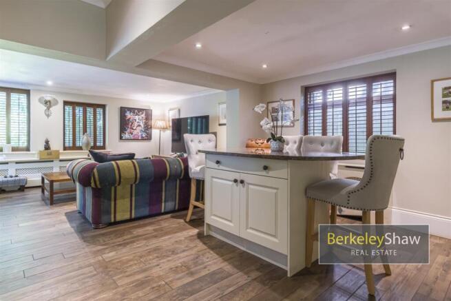 Sycamore Avenue Crosby L23