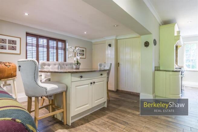 Sycamore Avenue Crosby L23