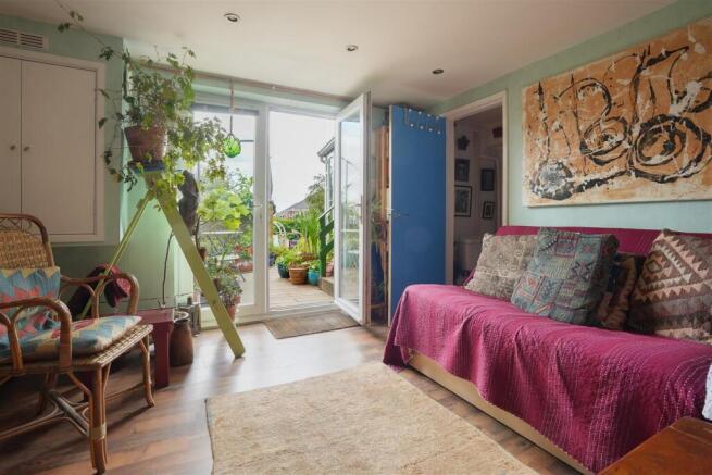 GARDEN ROOM