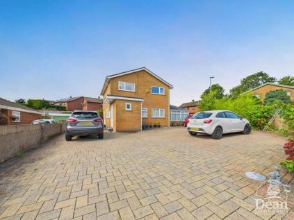 Poolway Place, Coleford