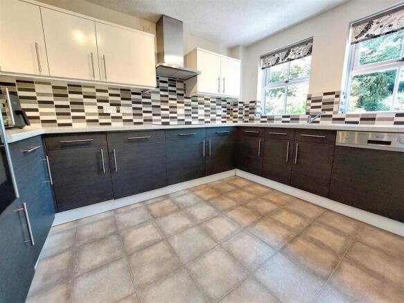 7ba8fd66-Kitchen.jpg