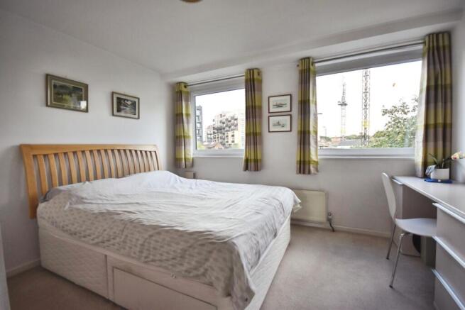 pbox-bedroom-344345.JPG