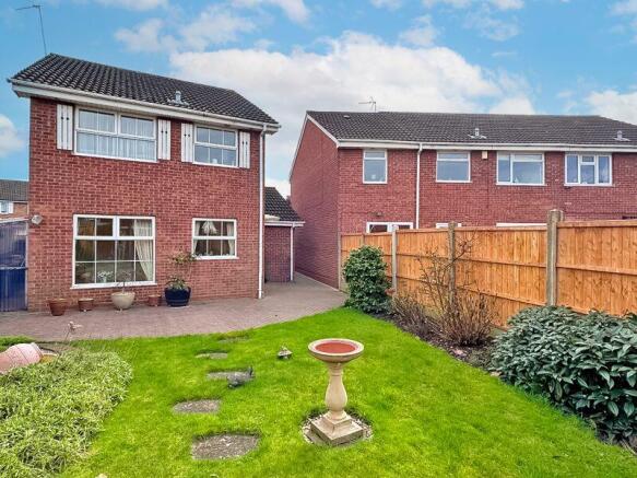 3 bedroom detached house for sale in Farmer Way Tipton DY4