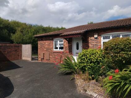 Winsford - 2 bedroom semi-detached bungalow for ...