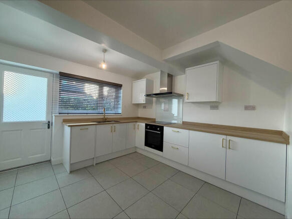 processed-F5E4E66...