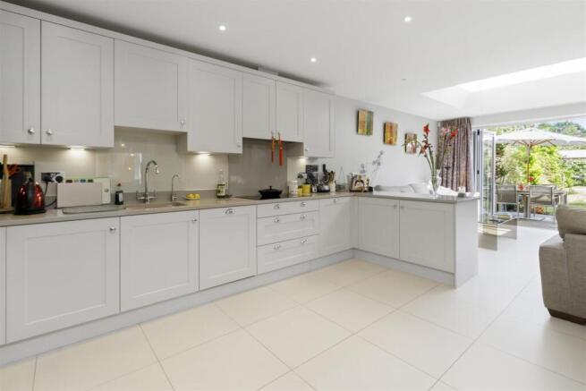 6-Coplestone-Chase-Cranley-Road-Guildford-GU1-2JW-