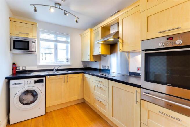 23. Kitchen.jpg