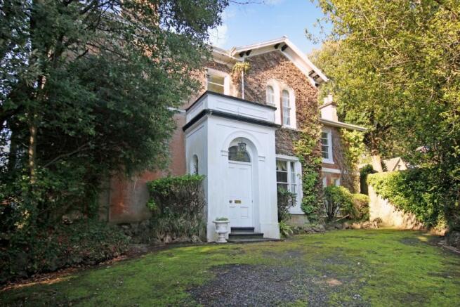 6 Bedroom Detached House For Sale In Hunsdon Road Torquay Tq1
