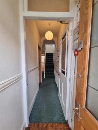 ENTRANCE HALLWAY (1).jpg