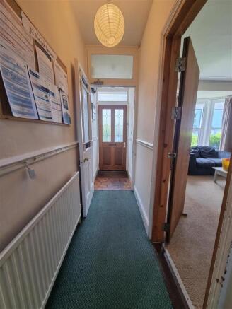 ENTRANCE HALLWAY (2) (1).jpg