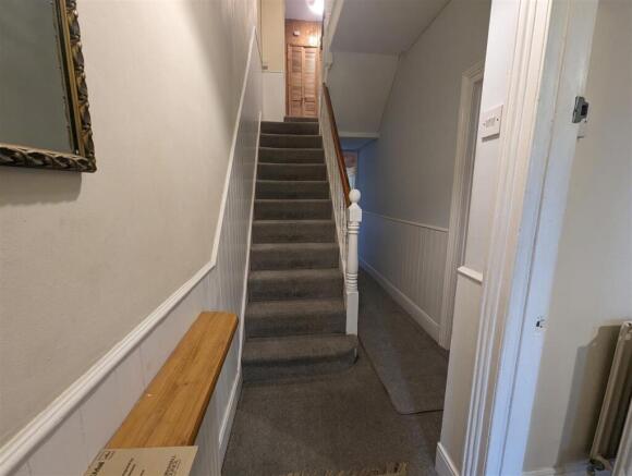 ENTRANCE HALLWAY.jpg