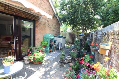 Bramley Close, Ashford, Kent, TN25