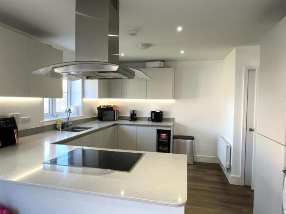 Kitchen 1.jpg