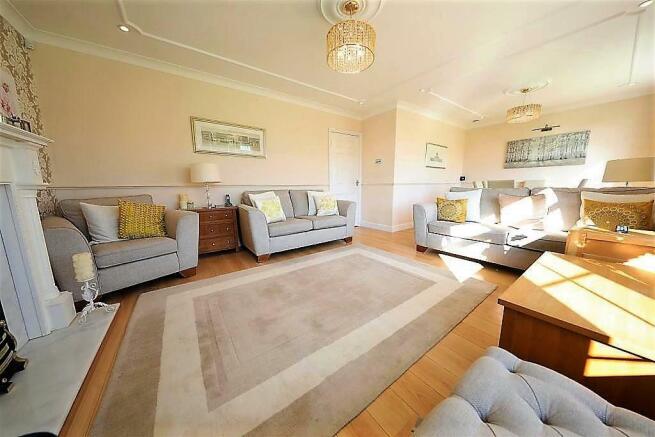 Sitting/Dining Room