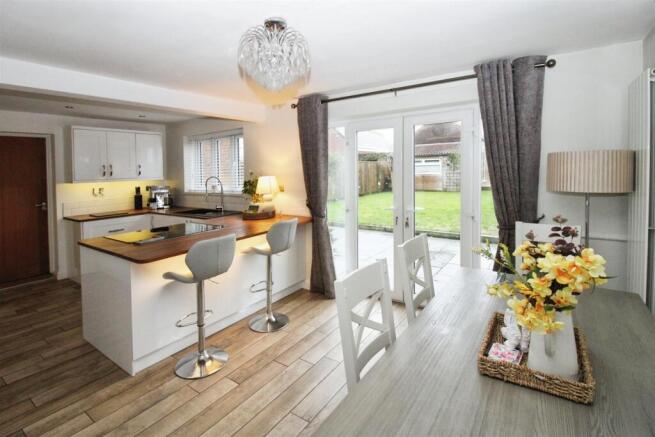 Dining kitchen