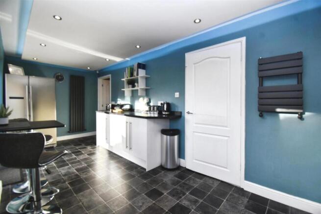 Modern Fitted Kitchen