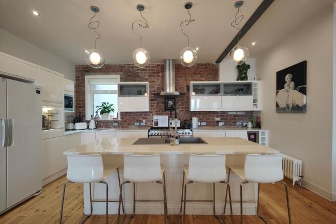 Sleek, High Spec Kitchen