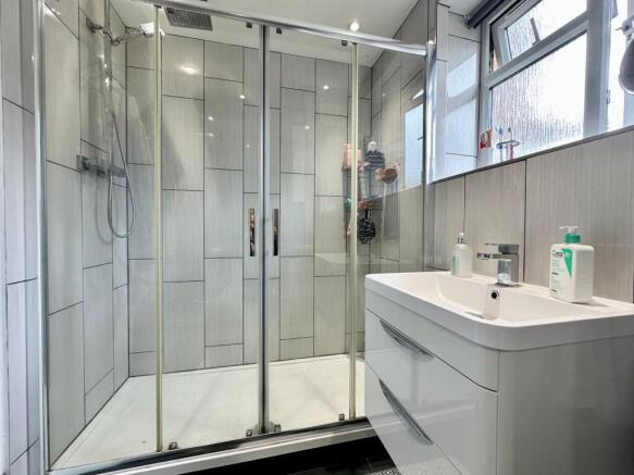 King-Size Shower