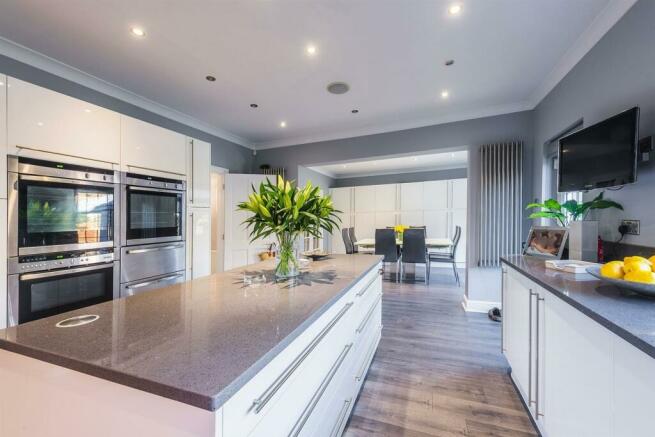 LUXURY FITTED KITCHEN/DINER & DINING ROOM: