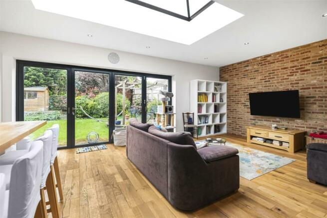 EXTENDED REAR RECEPTION ROOM WITH SKYLIGHT: PIC. 2