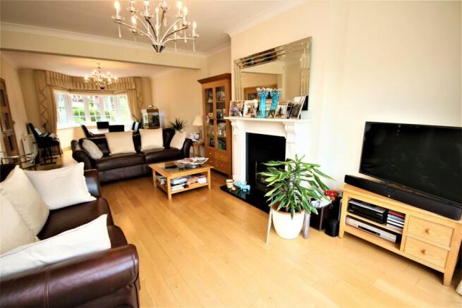 THROUGH LOUNGE: PIC. 1
