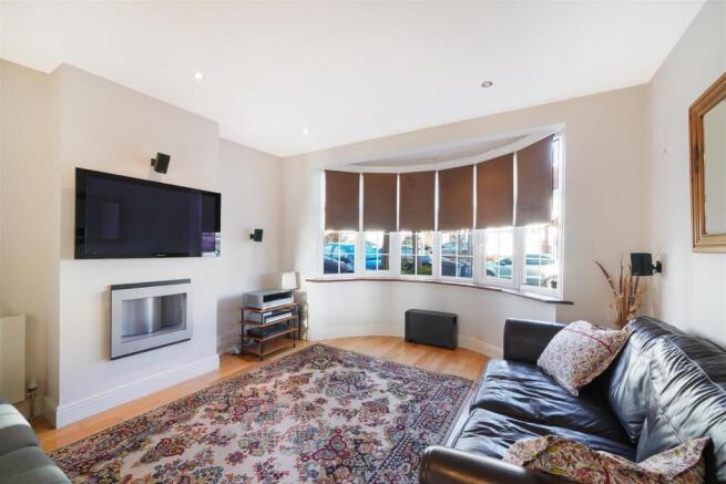 LIVING ROOM 1