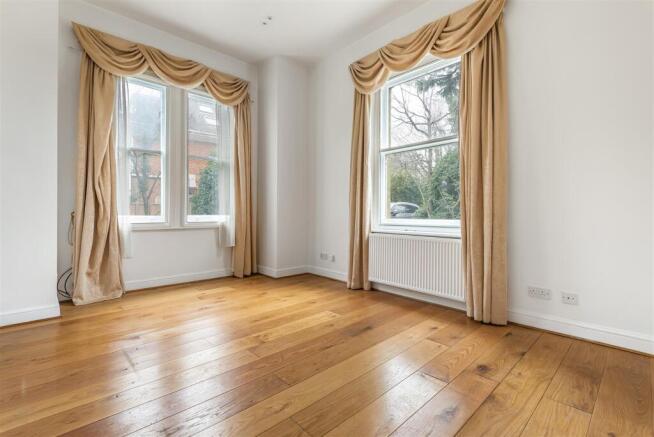 3 Rowney - Lounge.jpg