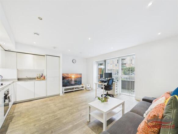 Kitchen / Living Area