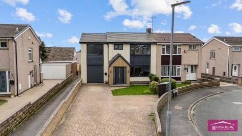 17 Lindrick Way, Halifax, West Yorkshire, HX2 9QG