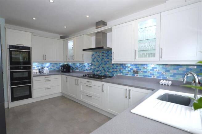 66 Lyndhurst Avenue kit.JPG