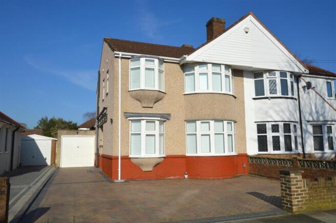 66 Lyndhurst Avenue sunny 2.JPG