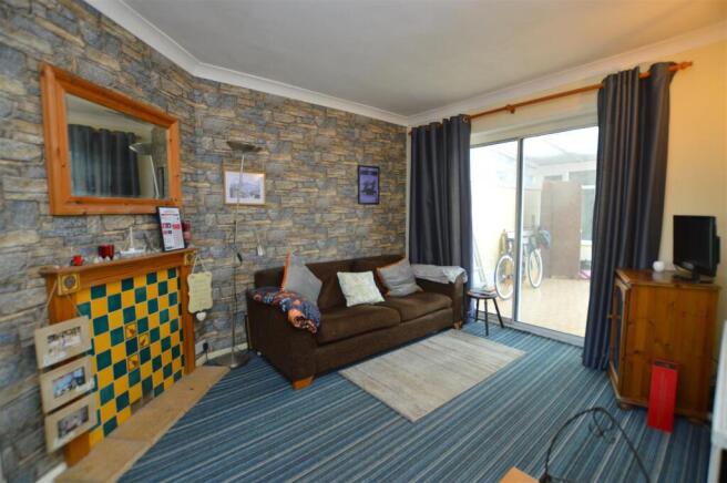 3 Mill Farm Crescent living room.JPG
