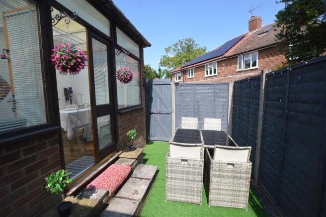 48 Bramley Close gdn.JPG