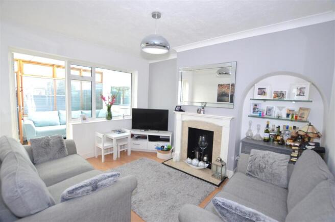 48 Bramley Close lounge.JPG