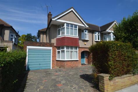 Bryanston Avenue, Whitton