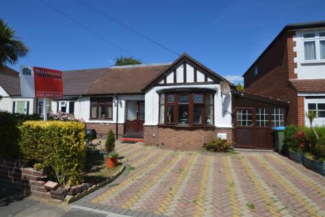 Lyndhurst Avenue, Whitton