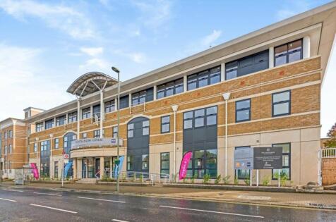 London Road, Staines-upon-Thames, Surrey, TW18