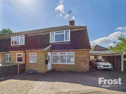 Farm Close, Staines-upon-Thames, Surrey, TW18