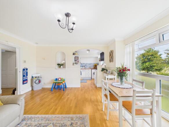 CAM02023G0-PR0168-STILL005