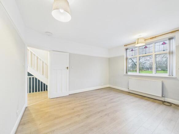 CAM02023G0-PR0187-STILL008