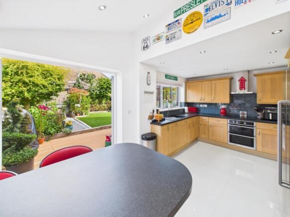 CAM02023G0-PR0149-STILL041