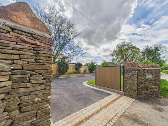 CAM02023G0-PR0133-STILL001