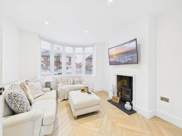 CAM04825G0-PR0226-STILL002