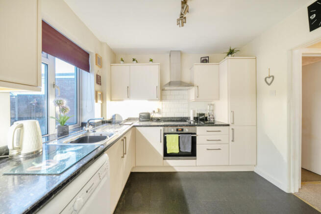 1400295-12-696920...