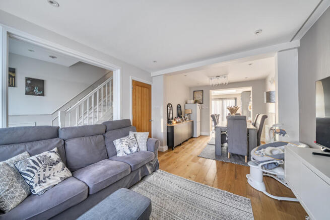 1400536-3-696a82d...