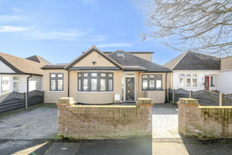 Herlwyn Avenue, Ruislip, Middlesex