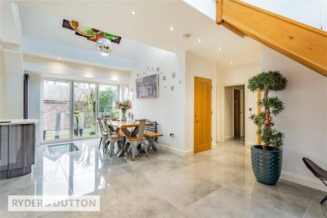 Entrance/Dining