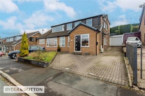 Redwood Road, Uppermill, Saddleworth, OL3