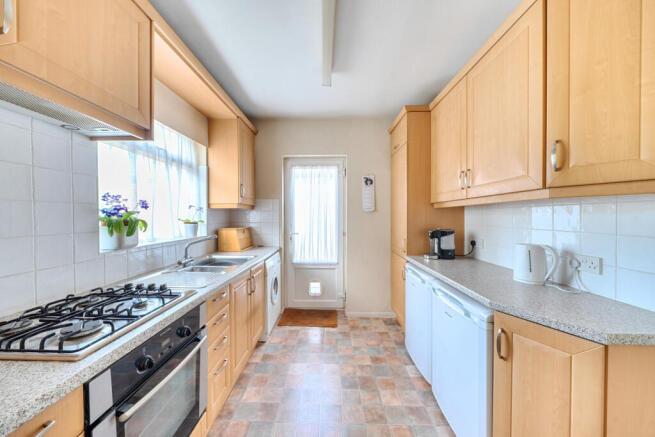 1340017-13-689b05...